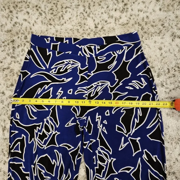 Chico's Travelers SZ 2/L/12 Pull On Wide Leg Stretch Crop Pants Abstract Print - Picture 7 of 11